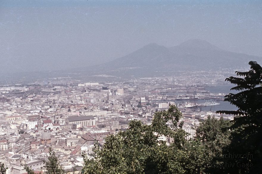 1962. Italien. Neapel. -  Italy. Naples -  Italia. Napoli
1962. Italien. Provinz Neapel. Region Kampanien. Neapel. -  Italy. Naples -  Italia. Campania. Napoli
Schlüsselwörter: 1962;Campania;Italia;Italien;Italy;Kampanien;Naples;Napoli;Neapel