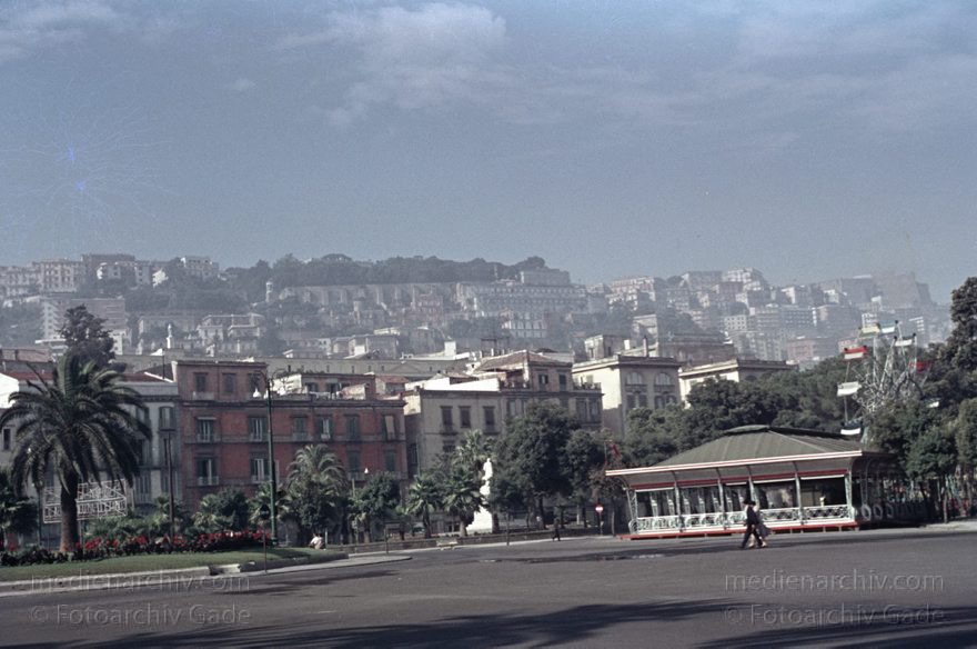 1962. Italien. Neapel. -  Italy. Naples -  Italia. Napoli
1962. Italien. Provinz Neapel. Region Kampanien. Neapel. -  Italy. Naples -  Italia. Campania. Napoli
Schlüsselwörter: 1962;Campania;Italia;Italien;Italy;Kampanien;Naples;Napoli;Neapel