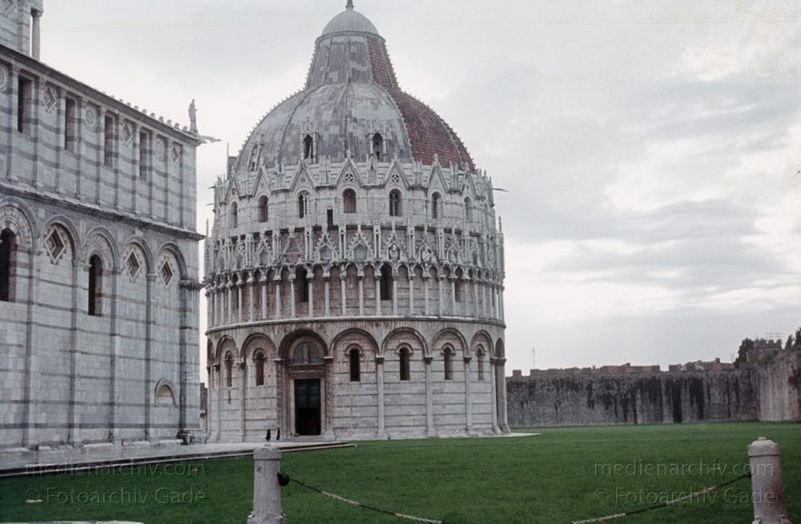 1968. Italien. Toskana. Pisa
1968. Italien. Toskana. Pisa. Italia. Toscana.  Italy. Tuscany
Schlüsselwörter: 1968;Italia;Italien;Italy;Kathedrale;Pisa;Toscana;Toskana;Tuscany