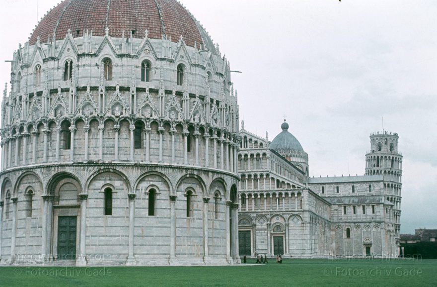 1968. Italien. Toskana. Pisa
1968. Italien. Toskana. Pisa. Italia. Toscana.  Italy. Tuscany
Schlüsselwörter: 1968;Italia;Italien;Italy;Kathedrale;Pisa;Toscana;Toskana;Tuscany