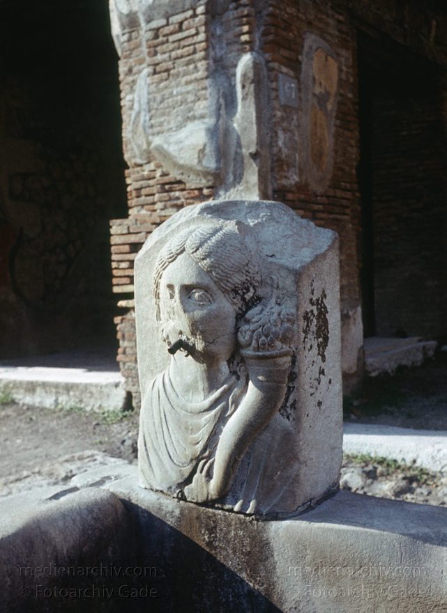 1973. Italien. Provinz Neapel. Region Kampanien. Pompei beim Vesuv
1973. Italien. Provinz Neapel. Region Kampanien. Pompeji. Pompei beim Vesuv. -  Italy. Naples. Mount Vesuvius
Schlüsselwörter: 1973;Campania;Italia;Italien;Italy;Kampanien;Naples;Napoli;Neapel;Pompei;Pompeji;Vesuv