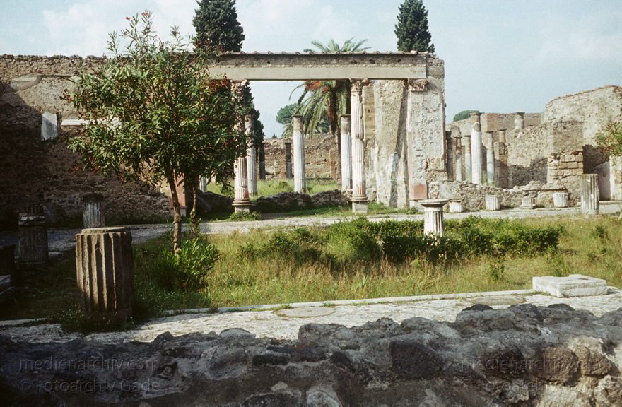 1973. Italien. Provinz Neapel. Region Kampanien. Pompei beim Vesuv
1973. Italien. Provinz Neapel. Region Kampanien. Pompeji. Pompei beim Vesuv. -  Italy. Naples. Mount Vesuvius
Schlüsselwörter: 1973;Campania;Italia;Italien;Italy;Kampanien;Naples;Napoli;Neapel;Pompei;Pompeji;Vesuv