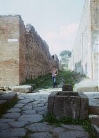Dateiname=Italy-Pompeji1973-06.jpg
Dateigröße=224KB
Abmessungen: 631x880
hinzugefügt am: 05. Januar 2016 Italy-Pompeji1973-06.jpg