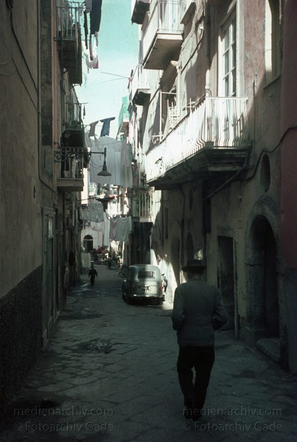 um 1960. Italien. Provinz Neapel. Region Kampanien. Pozzuoli
um 1960. Italien. Provinz Neapel. Region Kampanien. Pozzuoli. - Italy. Italia. Pezzulo
Schlüsselwörter: 1960;Campania;Italia;Italien;Italy;Kampanien;Pezzulo;Pozzuoli