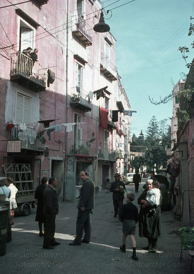 um 1960. Italien. Provinz Neapel. Region Kampanien. Pozzuoli
um 1960. Italien. Provinz Neapel. Region Kampanien. Pozzuoli. - Italy. Italia. Pezzulo
Schlüsselwörter: 1960;Campania;Italia;Italien;Italy;Kampanien;Pezzulo;Pozzuoli