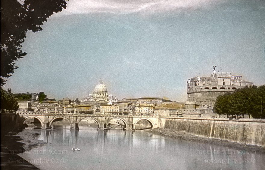1933. Italien. Latium. Rom
1933. Italien. Latium. Rom. -  Italy. Lazio. Rome  - Italia. Lazio. Roma.  Koloriertes Schwarzweissdia.
Schlüsselwörter: 1933;Italia;Italien;Italy;Latium;Lazio;Rom;Roma