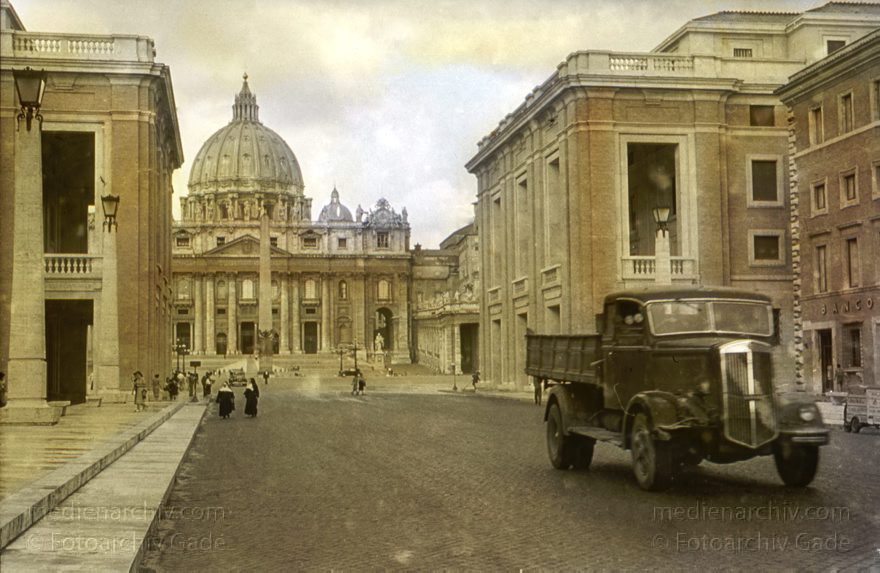 1933. Italien. Latium. Rom
1933. Italien. Latium. Rom. -  Italy. Lazio. Rome  - Italia. Lazio. Roma.  Koloriertes Schwarzweissdia.
Schlüsselwörter: 1933;Italia;Italien;Italy;Latium;Lazio;Rom;Roma