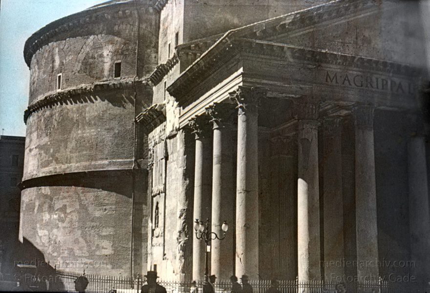 1933. Italien. Latium. Rom
1933. Italien. Latium. Rom. -  Italy. Lazio. Rome  - Italia. Lazio. Roma.  Koloriertes Schwarzweissdia.
Schlüsselwörter: 1933;Italia;Italien;Italy;Latium;Lazio;Rom;Roma