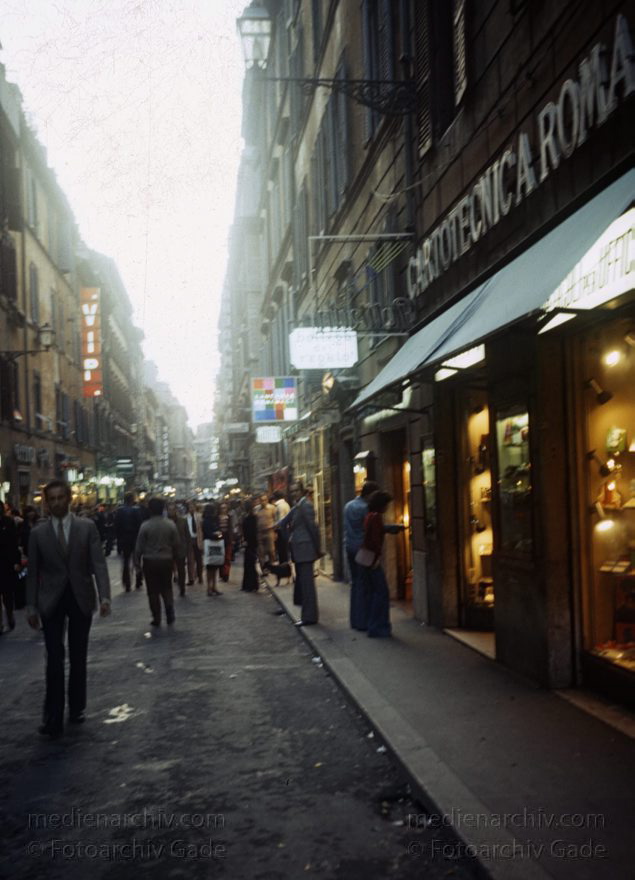 1965. Italien. Latium. Rom
1965. Italien. Latium. Rom. -  Italy. Lazio. Rome  - Italia. Lazio. Roma
Schlüsselwörter: 1965;Italia;Italien;Italy;Latium;Lazio;Rom;Roma
