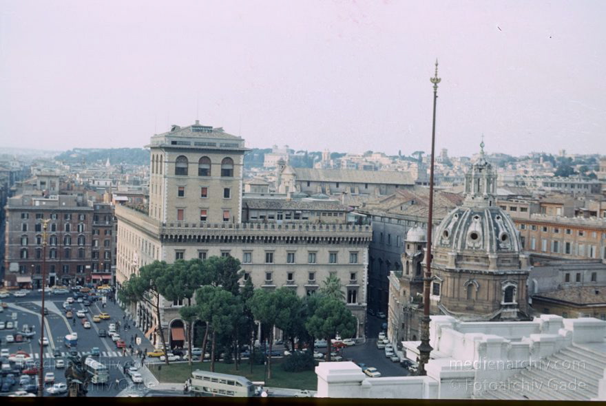 1960er. Italien. Latium. Rom
1960er. Italien. Latium. Rom. -  Italy. Lazio. Rome  - Italia. Lazio. Roma
Schlüsselwörter: 1960er;Italia;Italien;Italy;Latium;Lazio;Rom;Roma