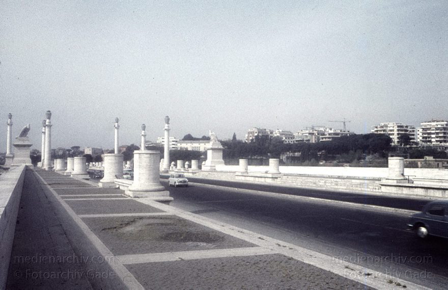 1960er. Italien. Latium. Rom
1960er. Italien. Latium. Rom. -  Italy. Lazio. Rome  - Italia. Lazio. Roma
Schlüsselwörter: 1960er;Italia;Italien;Italy;Latium;Lazio;Rom;Roma