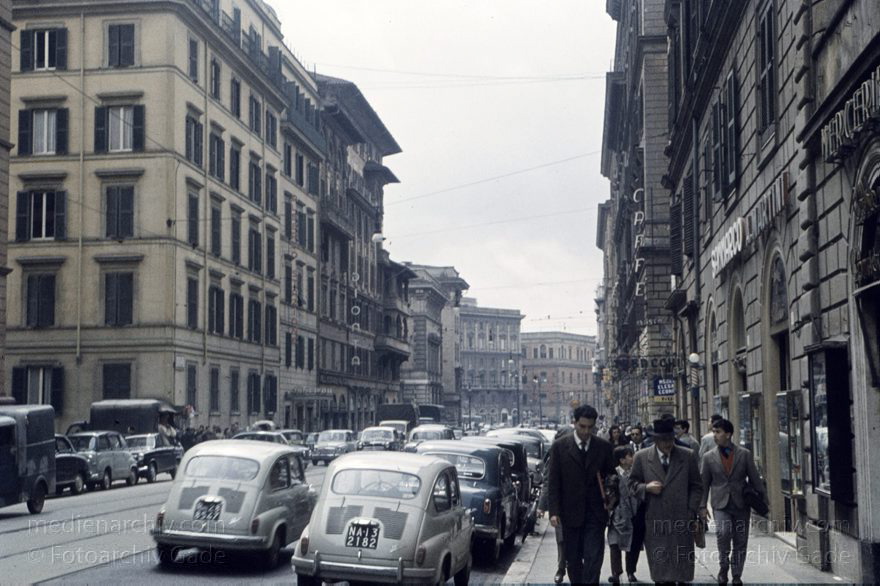 1960er. Italien. Latium. Rom
1960er. Italien. Latium. Rom. -  Italy. Lazio. Rome  - Italia. Lazio. Roma
Schlüsselwörter: 1960er;Italia;Italien;Italy;Latium;Lazio;Rom;Roma
