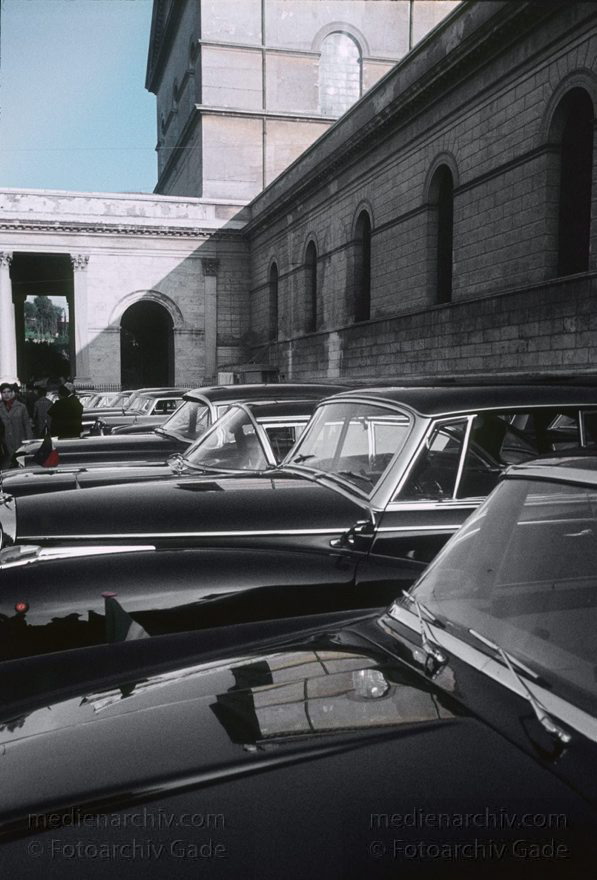 1960er. Italien. Latium. Rom
1960er. Italien. Latium. Rom. -  Italy. Lazio. Rome  - Italia. Lazio. Roma. San Paolo. Autos
Schlüsselwörter: 1960er;Autos;Italia;Italien;Italy;Latium;Lazio;Rom;Roma;S. Paolo;San Paolo