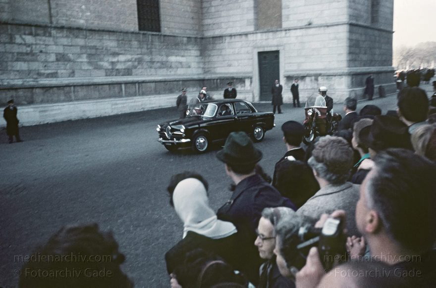 1960er. Italien. Latium. Rom
1960er. Italien. Latium. Rom. -  Italy. Lazio. Rome  - Italia. Lazio. Roma. San Paolo. Autos
Schlüsselwörter: 1960er;Autos;Italia;Italien;Italy;Latium;Lazio;Rom;Roma;S. Paolo;San Paolo