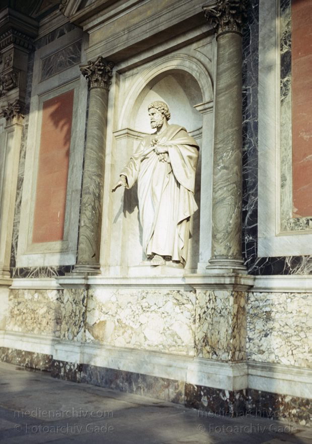 1965. Italien. Latium. Rom. St. Paul
1965. Italien. Latium. Rom. -  Italy. Lazio. Rome  - Italia. Lazio. Roma. St. Paul
Schlüsselwörter: 1965;Italia;Italien;Italy;Latium;Lazio;Rom;Roma;S Paolo;San Paolo;St. Pauli