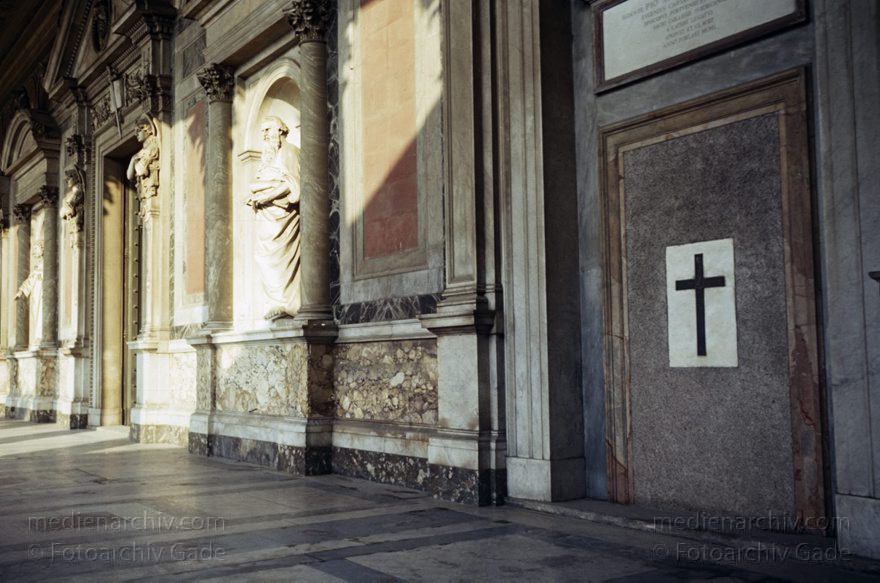1965. Italien. Latium. Rom. St. Paul
1965. Italien. Latium. Rom. -  Italy. Lazio. Rome  - Italia. Lazio. Roma. St. Paul
Schlüsselwörter: 1965;Italia;Italien;Italy;Latium;Lazio;Rom;Roma;S Paolo;San Paolo;St. Pauli
