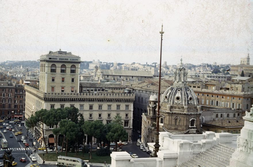 1965. Italien. Latium. Rom. Vatikan
1965. Italien. Latium. Rom. -  Italy. Lazio. Rome  - Italia. Lazio. Roma. Vatikan
Schlüsselwörter: 1965;Italia;Italien;Italy;Latium;Lazio;Rom;Roma;Vatikan
