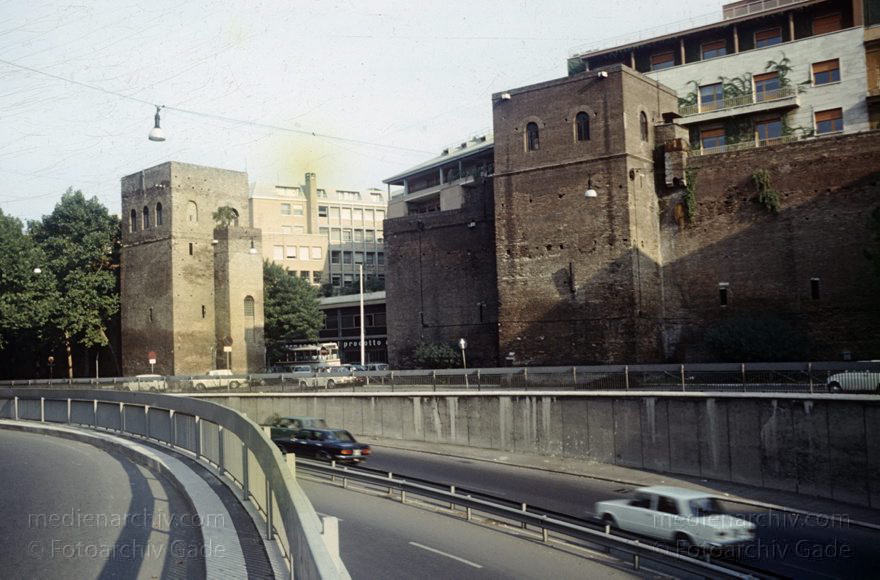 1965. Italien. Latium. Rom. Vatikan
1965. Italien. Latium. Rom. -  Italy. Lazio. Rome  - Italia. Lazio. Roma. Vatikan
Schlüsselwörter: 1965;Italia;Italien;Italy;Latium;Lazio;Rom;Roma;Vatikan