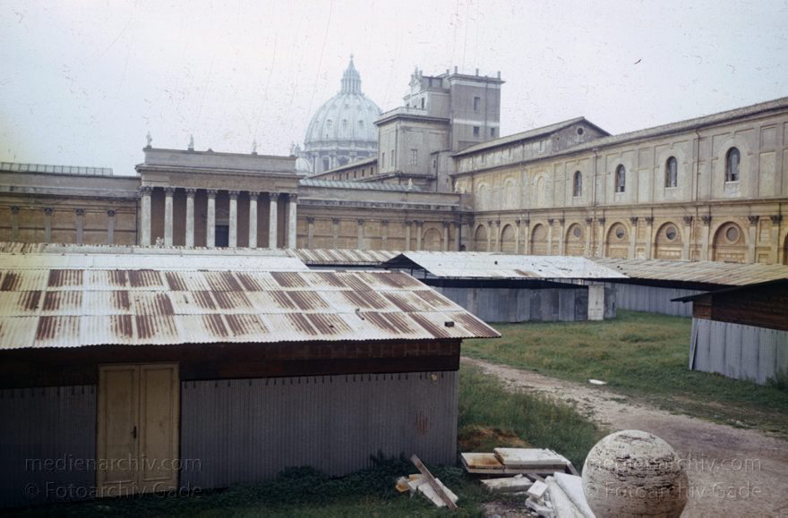 1965. Italien. Latium. Rom. Vatikan
1965. Italien. Latium. Rom. -  Italy. Lazio. Rome  - Italia. Lazio. Roma. Vatikan
Schlüsselwörter: 1965;Italia;Italien;Italy;Latium;Lazio;Rom;Roma;Vatikan