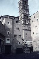 Italy-Rom-196x-209.jpg