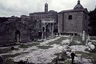 Italy-Rom-196x-220.jpg
