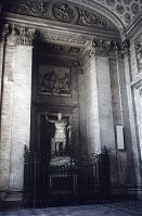 Italy-Rom-196x-238.jpg