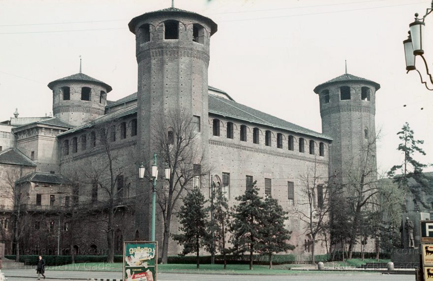 1959. Italien. Piemont. Turin
1959. Italien. Piemont. Turin -   Italy. Piedmont - Italia. Torino
Schlüsselwörter: 1959;Italia;Italien;Italy;Piedmont;Piemont;Torino;Turin