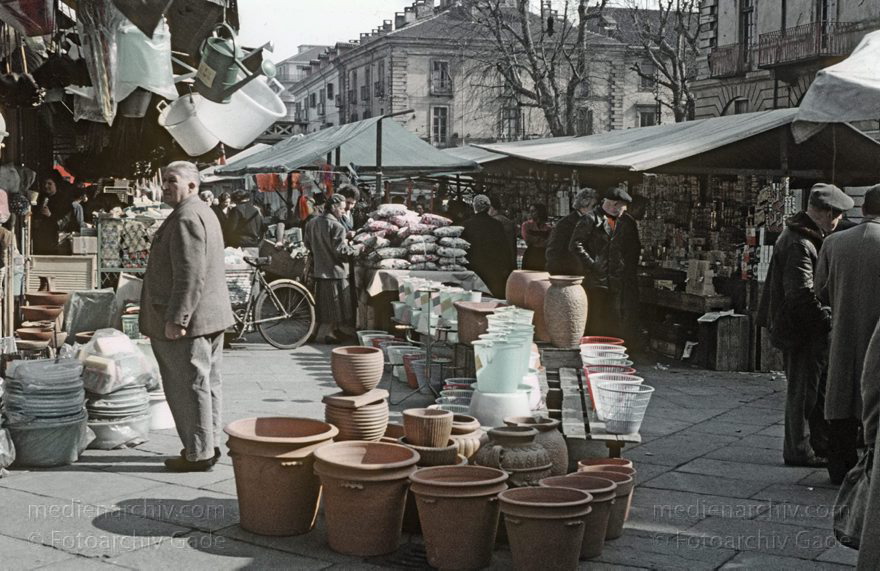 1959. Italien. Piemont. Turin
1959. Italien. Piemont. Turin -   Italy. Piedmont - Italia. Torino
Schlüsselwörter: 1959;Italia;Italien;Italy;Piedmont;Piemont;Torino;Turin