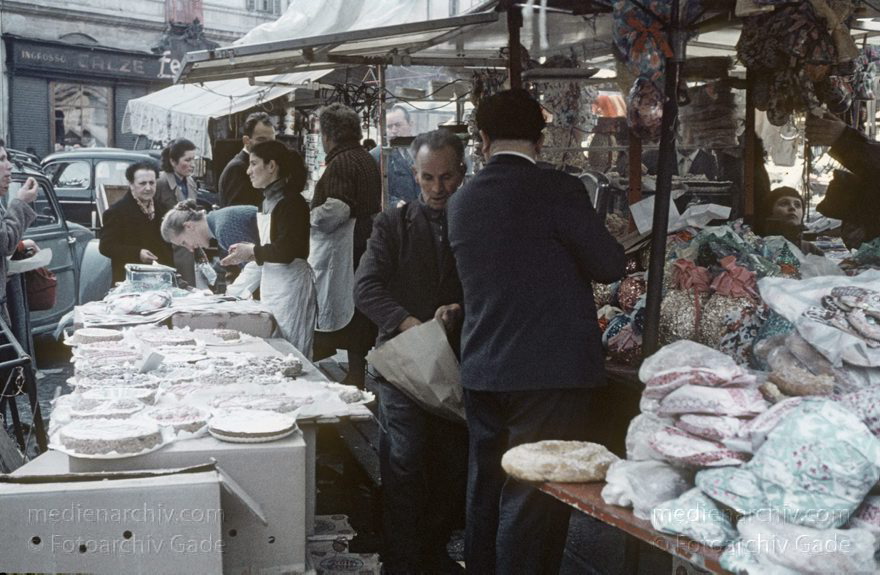 1959. Italien. Piemont. Turin
1959. Italien. Piemont. Turin -   Italy. Piedmont - Italia. Torino
Schlüsselwörter: 1959;Italia;Italien;Italy;Piedmont;Piemont;Torino;Turin