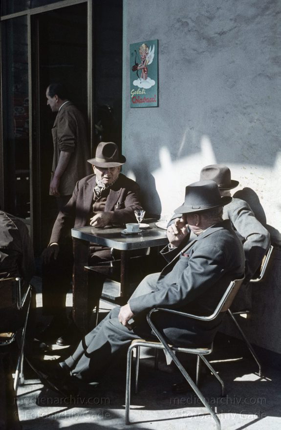 1959. Italien. Piemont. Turin
1959. Italien. Piemont. Turin -   Italy. Piedmont - Italia. Torino
Schlüsselwörter: 1959;Italia;Italien;Italy;Piedmont;Piemont;Torino;Turin