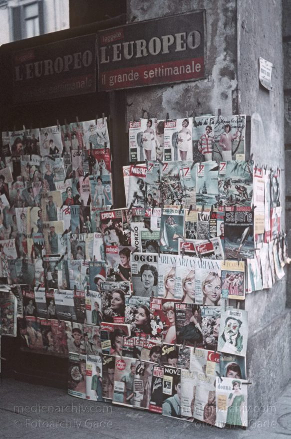 1959. Italien. Piemont. Turin
1959. Italien. Piemont. Turin -   Italy. Piedmont - Italia. Torino
Schlüsselwörter: 1959;Italia;Italien;Italy;Piedmont;Piemont;Torino;Turin