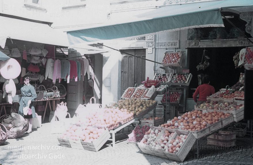1959. Italien. Piemont. Turin
1959. Italien. Piemont. Turin -   Italy. Piedmont - Italia. Torino
Schlüsselwörter: 1959;Italia;Italien;Italy;Piedmont;Piemont;Torino;Turin