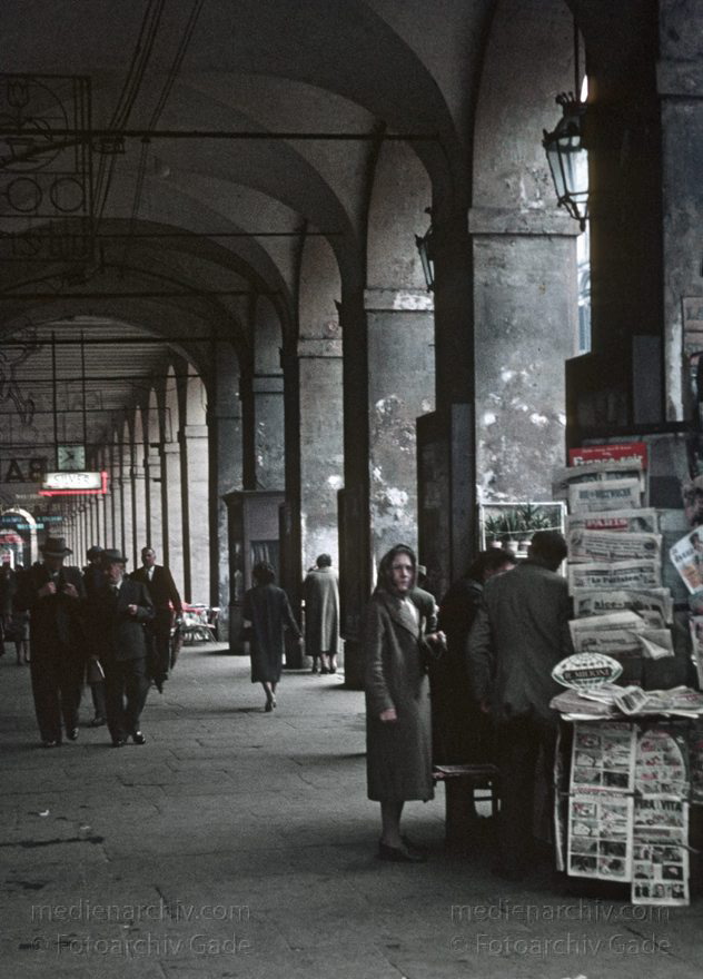 1959. Italien. Piemont. Turin
1959. Italien. Piemont. Turin -   Italy. Piedmont - Italia. Torino
Schlüsselwörter: 1959;Italia;Italien;Italy;Piedmont;Piemont;Torino;Turin