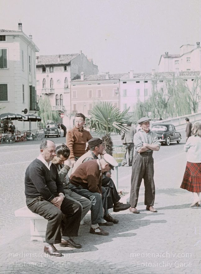 1959. Italien. Piemont. Turin
1959. Italien. Piemont. Turin -   Italy. Piedmont - Italia. Torino
Schlüsselwörter: 1959;Italia;Italien;Italy;Piedmont;Piemont;Torino;Turin