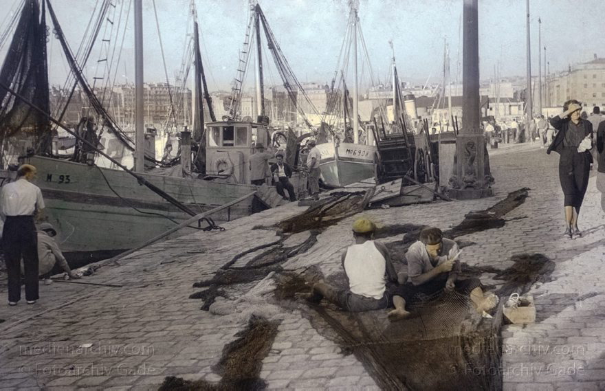 1955. Italien. Neapel. -  Italy. Naples -  Italia. Napoli
1955. Italien. Provinz Neapel. Region Kampanien. Neapel. -  Italy. Naples -  Italia. Campania. Napoli. Hafen. Fischerboote. Schiffe
Schlüsselwörter: 1955;Campania;Fischerboote;Hafen;Italia;Italien;Italy;Kampanien;Naples;Napoli;Neapel;Schiffe