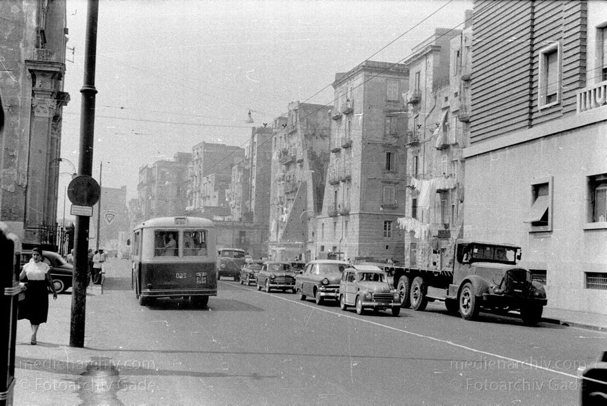 1955. Italien. Neapel. -  Italy. Naples -  Italia. Napoli
1955. Italien. Provinz Neapel. Region Kampanien. Neapel. -  Italy. Naples -  Italia. Campania. Napoli
Schlüsselwörter: 1955;Campania;Italia;Italien;Italy;Kampanien;Naples;Napoli;Neapel