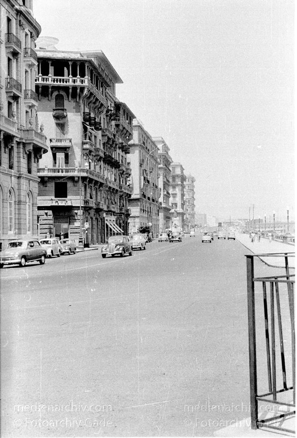1955. Italien. Neapel. -  Italy. Naples -  Italia. Napoli
1955. Italien. Provinz Neapel. Region Kampanien. Neapel. -  Italy. Naples -  Italia. Campania. Napoli
Schlüsselwörter: 1955;Campania;Italia;Italien;Italy;Kampanien;Naples;Napoli;Neapel
