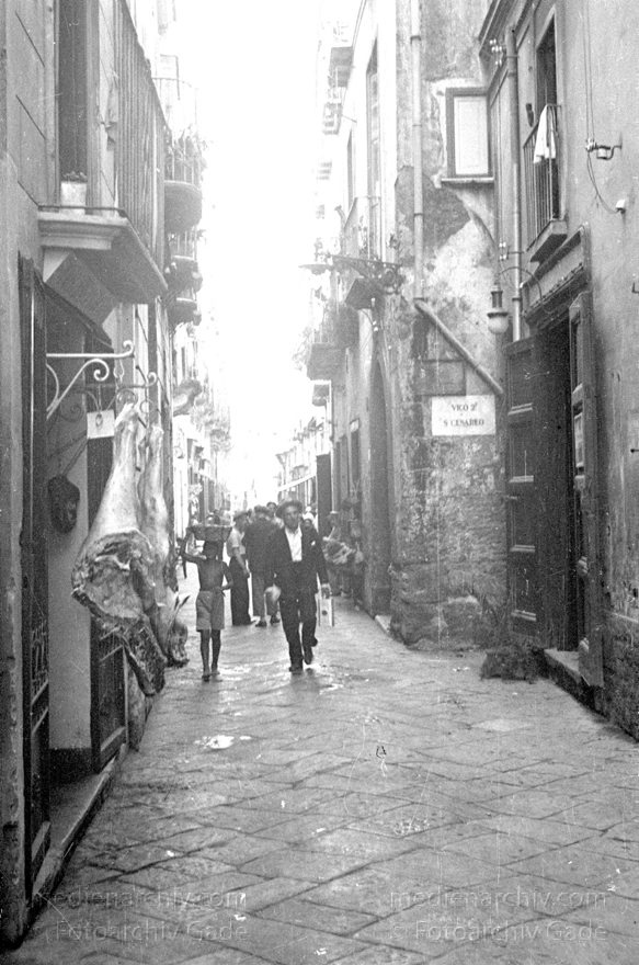 1955. Italien. Neapel. -  Italy. Naples -  Italia. Napoli
1955. Italien. Provinz Neapel. Region Kampanien. Neapel. -  Italy. Naples -  Italia. Campania. Napoli
Schlüsselwörter: 1955;Campania;Italia;Italien;Italy;Kampanien;Naples;Napoli;Neapel