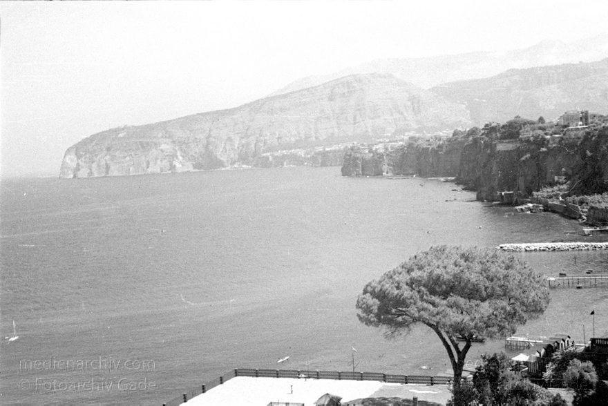 1955. Italien. Neapel. -  Italy. Naples -  Italia. Napoli
1955. Italien. Provinz Neapel. Region Kampanien. Neapel. -  Italy. Naples -  Italia. Campania. Napoli
Schlüsselwörter: 1955;Campania;Italia;Italien;Italy;Kampanien;Naples;Napoli;Neapel