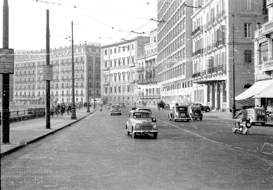 1955. Italien. Neapel. -  Italy. Naples -  Italia. Napoli
1955. Italien. Provinz Neapel. Region Kampanien. Neapel. -  Italy. Naples -  Italia. Campania. Napoli
Schlüsselwörter: 1955;Campania;Italia;Italien;Italy;Kampanien;Naples;Napoli;Neapel