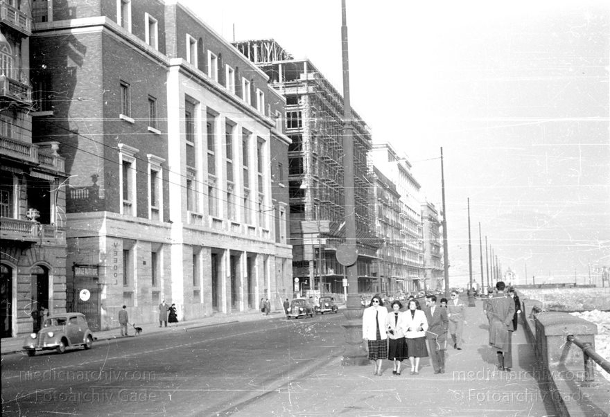1955. Italien. Neapel. -  Italy. Naples -  Italia. Napoli
1955. Italien. Provinz Neapel. Region Kampanien. Neapel. -  Italy. Naples -  Italia. Campania. Napoli
Schlüsselwörter: 1955;Campania;Italia;Italien;Italy;Kampanien;Naples;Napoli;Neapel
