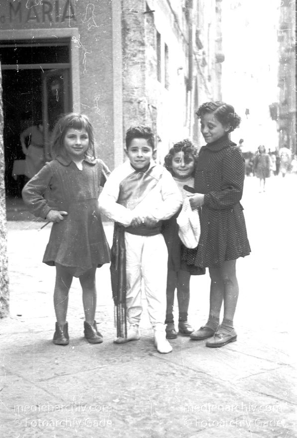 1955. Italien. Neapel. -  Italy. Naples -  Italia. Napoli
1955. Italien. Provinz Neapel. Region Kampanien. Neapel. -  Italy. Naples -  Italia. Campania. Napoli
Schlüsselwörter: 1955;Campania;Italia;Italien;Italy;Kampanien;Naples;Napoli;Neapel