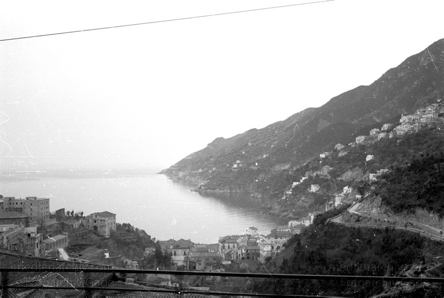 1955. Italien. Neapel. -  Italy. Naples -  Italia. Napoli
1955. Italien. Provinz Neapel. Region Kampanien. Neapel. -  Italy. Naples -  Italia. Campania. Napoli. Golf von Neapel. Mittelmeer. Küste
Schlüsselwörter: 1955;Campania;Golf von Neapel;Italia;Italien;Italy;Kampanien;Küste;Mittelmeer;Naples;Napoli;Neapel