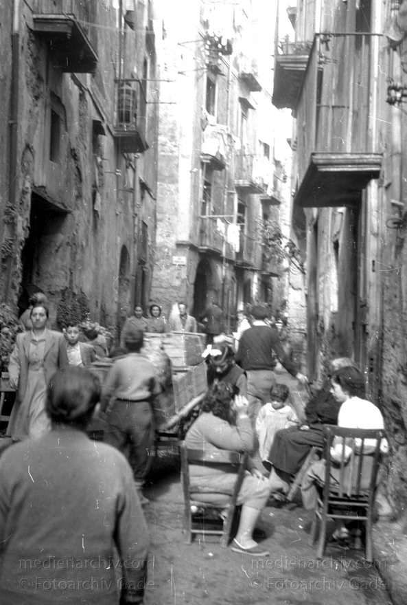 1955. Italien. Neapel. -  Italy. Naples -  Italia. Napoli
1955. Italien. Provinz Neapel. Region Kampanien. Neapel. -  Italy. Naples -  Italia. Campania. Napoli
Schlüsselwörter: 1955;Campania;Italia;Italien;Italy;Kampanien;Naples;Napoli;Neapel