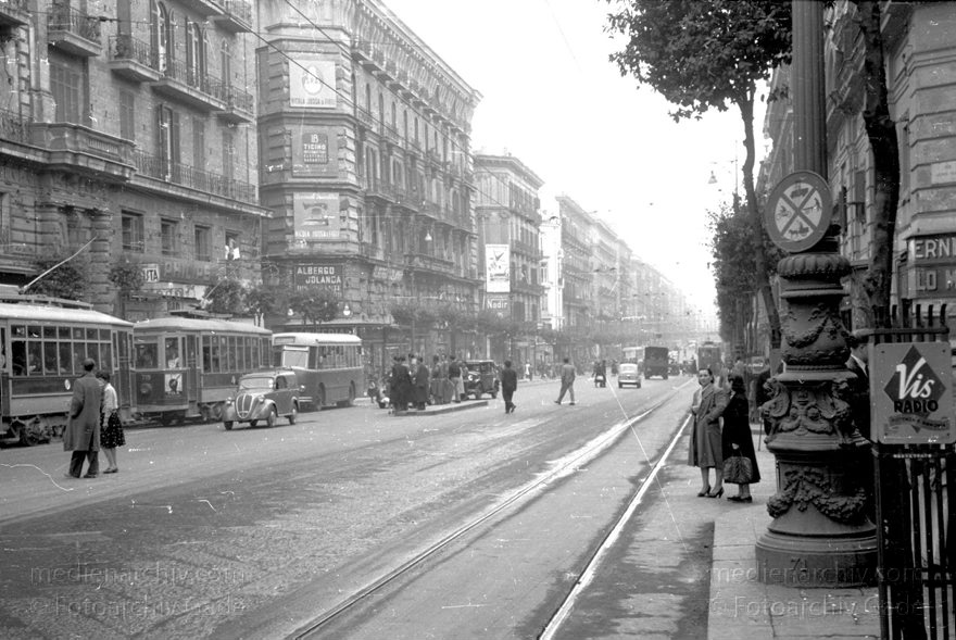 1955. Italien. Neapel. -  Italy. Naples -  Italia. Napoli
1955. Italien. Provinz Neapel. Region Kampanien. Neapel. -  Italy. Naples -  Italia. Campania. Napoli
Schlüsselwörter: 1955;Campania;Italia;Italien;Italy;Kampanien;Naples;Napoli;Neapel