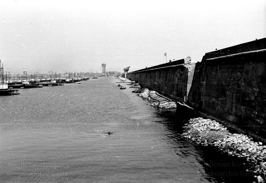 1955. Italien. Neapel. -  Italy. Naples -  Italia. Napoli
1955. Italien. Provinz Neapel. Region Kampanien. Neapel. -  Italy. Naples -  Italia. Campania. Napoli
Schlüsselwörter: 1955;Campania;Hafenmole;Italia;Italien;Italy;Kampanien;Naples;Napoli;Neapel