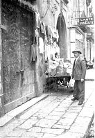 Dateiname=Italy-Neapel-1955-07-10.jpg
Dateigröße=238KB
Abmessungen: 606x880
hinzugefügt am: 05. Januar 2016 Italy-Neapel-1955-07-10.jpg