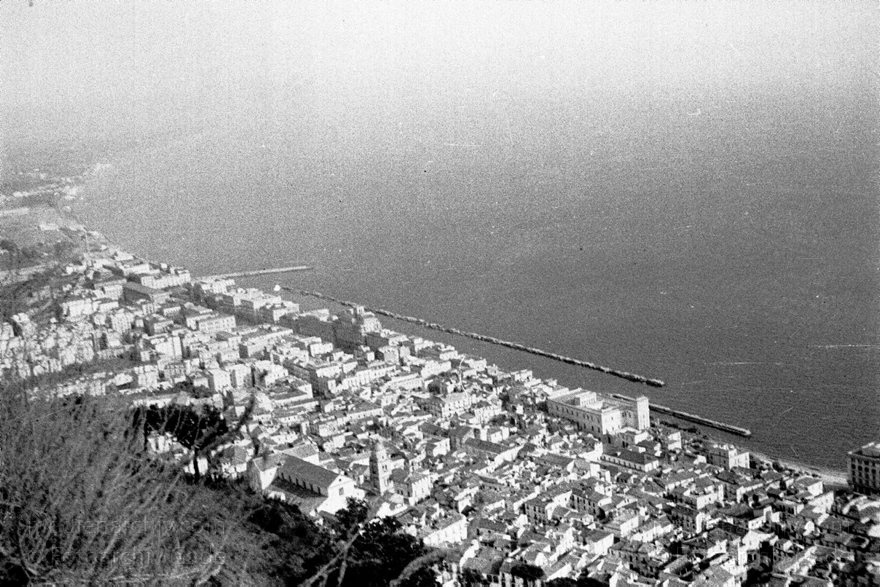 1955. Italien. Sizilien. Palermo. Küste. Mittelmeer
1955. Italien. Sizilien. Palermo. Küste. Mittelmeer - Italy. Sicily - Italia. Sicilia
Schlüsselwörter: 1955;Italia;Italien;Italy;Mittelmeer;Palermo;Sicilia;Sicily;Sizilien