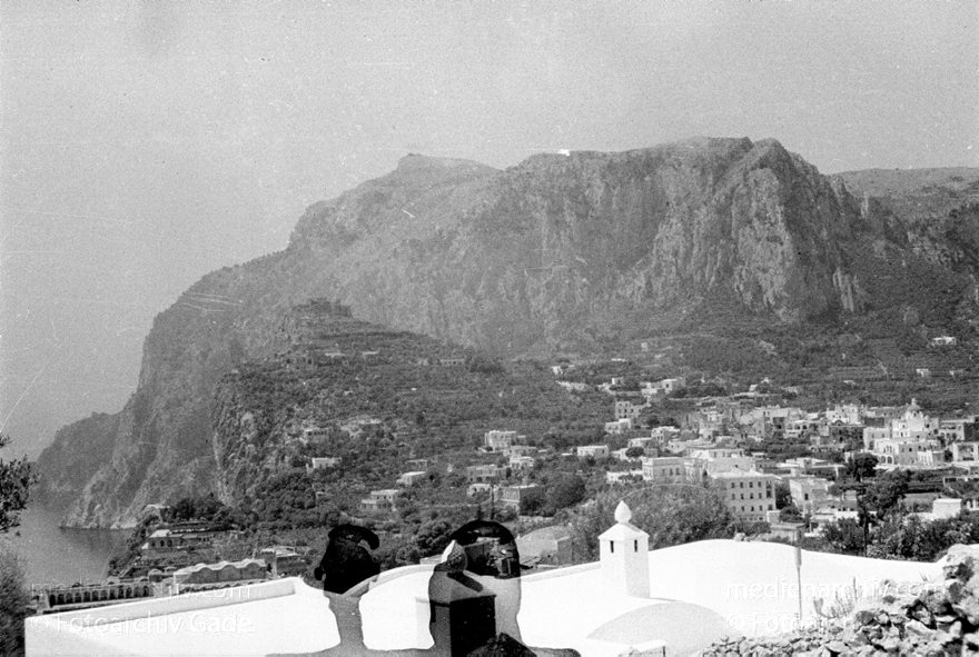 1955. Italien. Capri. Italienische Felseninsel im Golf von Neapel
1955. Italien. Capri. Italienische Felseninsel im Golf von Neapel - Italy - Italia. Isola di Capri
Schlüsselwörter: 1955;Campania;Capri;Golf von Neapel;Italia;Italien;Italy;Kampanien