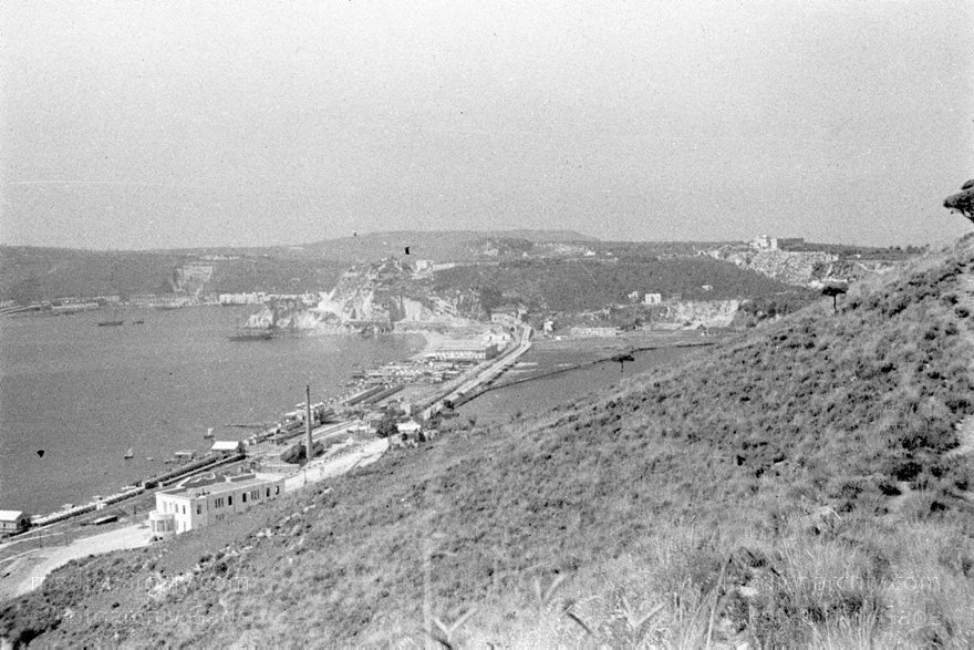 1955. Italien. Provinz Neapel. Region Kampanien. Bacoli. Miseno
1955. Italien. Provinz Neapel. Region Kampanien. Bacoli. Miseno
Schlüsselwörter: 1955;Bacoli;Campania;Italia;Italien;Italy;Kampanien;Miseno;Naples;Napoli;Neapel